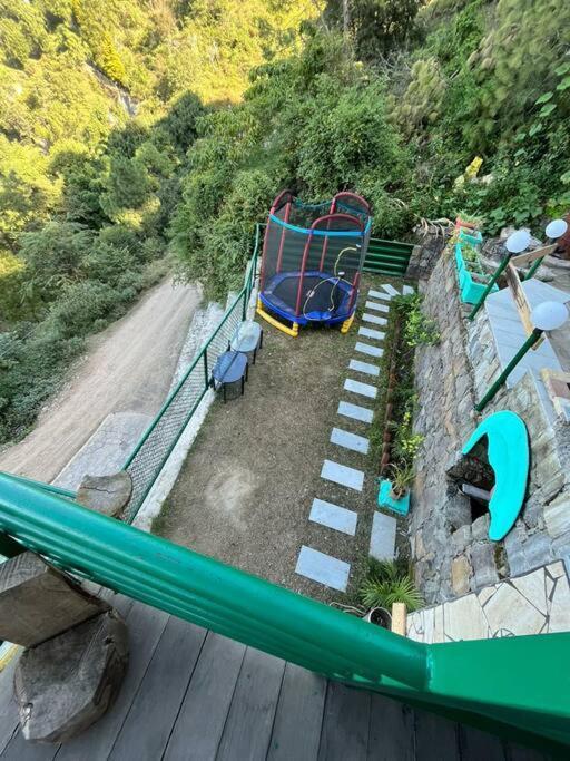 Kasauli Cascade A Cheerfull 4 Bedroom Challet Ngoại thất bức ảnh