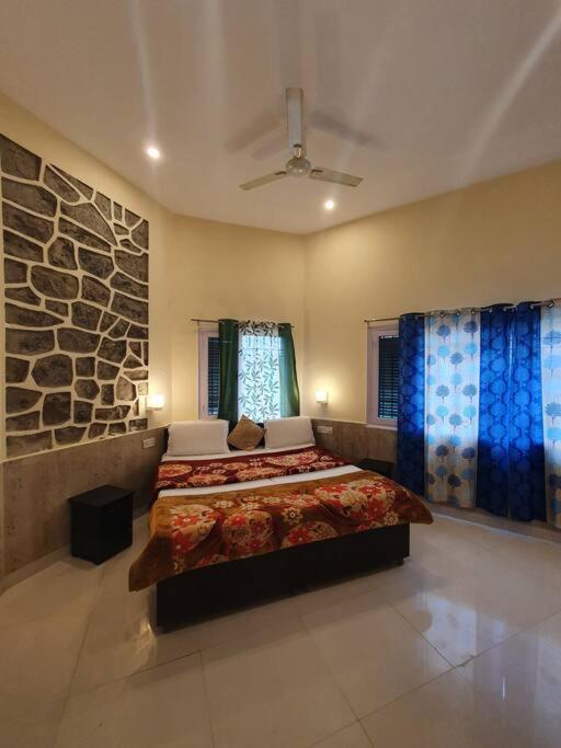 Kasauli Cascade A Cheerfull 4 Bedroom Challet Ngoại thất bức ảnh