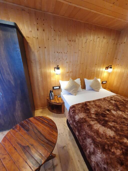 Kasauli Cascade A Cheerfull 4 Bedroom Challet Ngoại thất bức ảnh