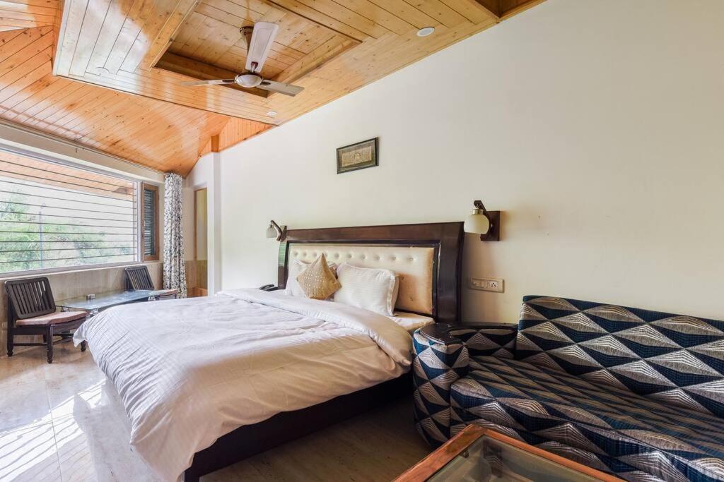 Kasauli Cascade A Cheerfull 4 Bedroom Challet Ngoại thất bức ảnh