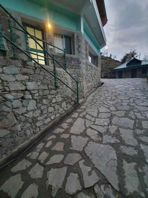 Kasauli Cascade A Cheerfull 4 Bedroom Challet Ngoại thất bức ảnh