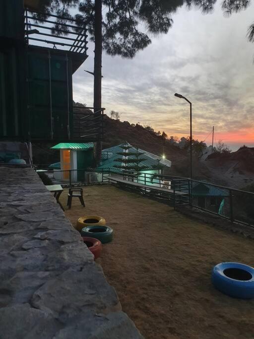 Kasauli Cascade A Cheerfull 4 Bedroom Challet Ngoại thất bức ảnh