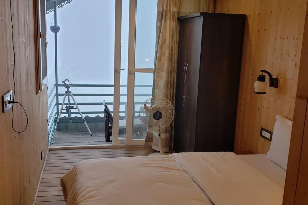 Kasauli Cascade A Cheerfull 4 Bedroom Challet Ngoại thất bức ảnh