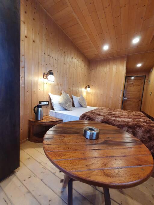 Kasauli Cascade A Cheerfull 4 Bedroom Challet Ngoại thất bức ảnh