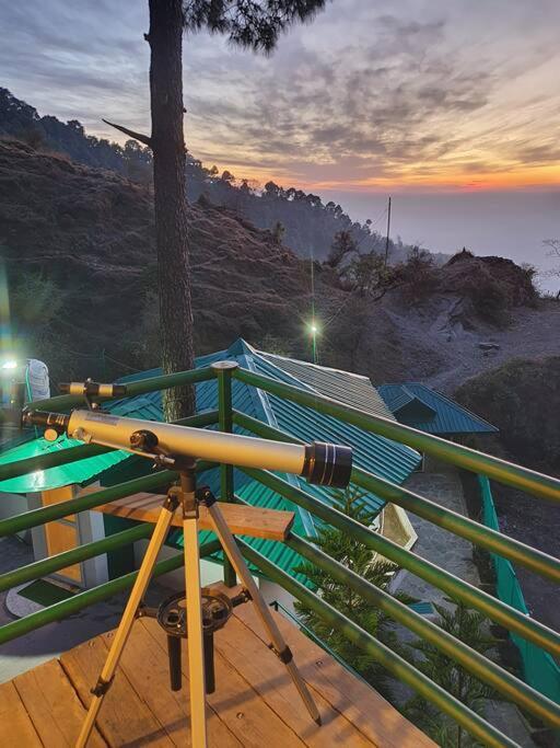 Kasauli Cascade A Cheerfull 4 Bedroom Challet Ngoại thất bức ảnh