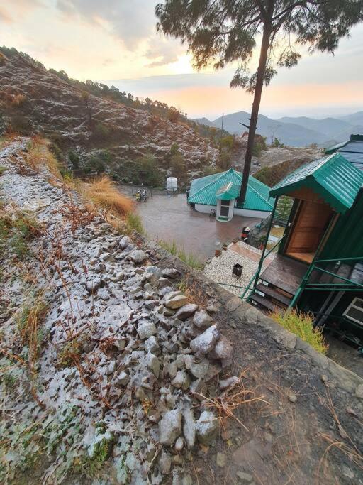 Kasauli Cascade A Cheerfull 4 Bedroom Challet Ngoại thất bức ảnh