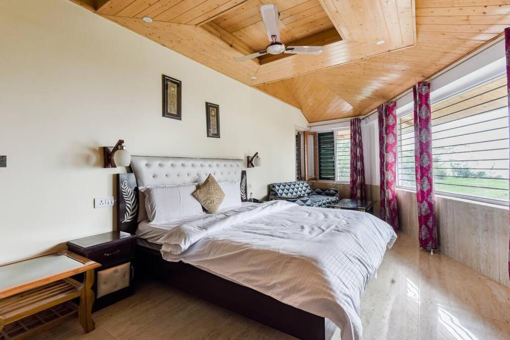Kasauli Cascade A Cheerfull 4 Bedroom Challet Ngoại thất bức ảnh